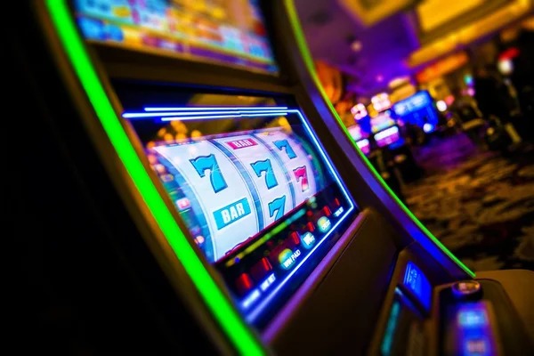 Live roulette dealer and gaming table interface on zidanbet platform